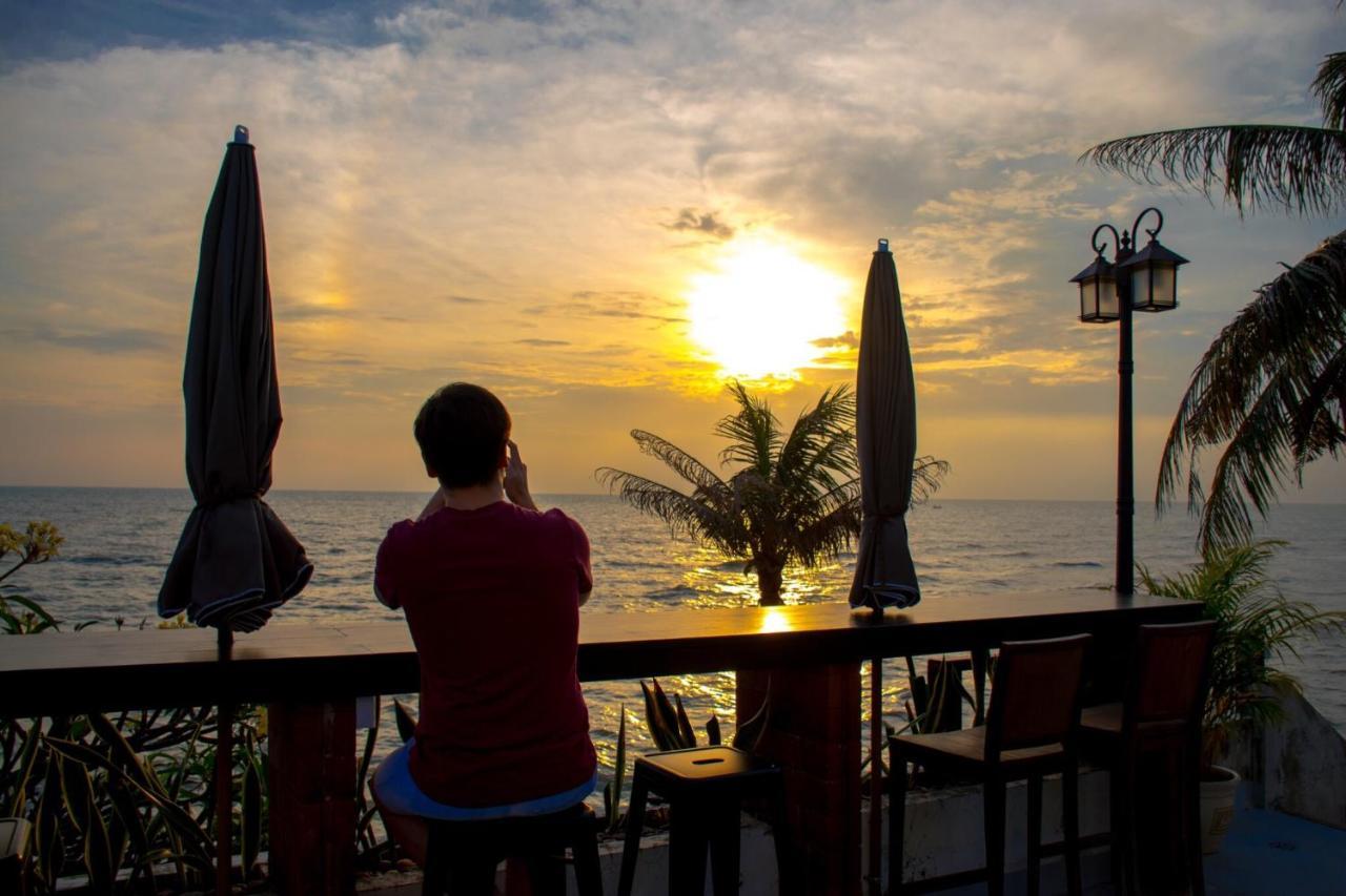 Sea Memories White Sand Beach Hotel Hua Hin Exterior photo